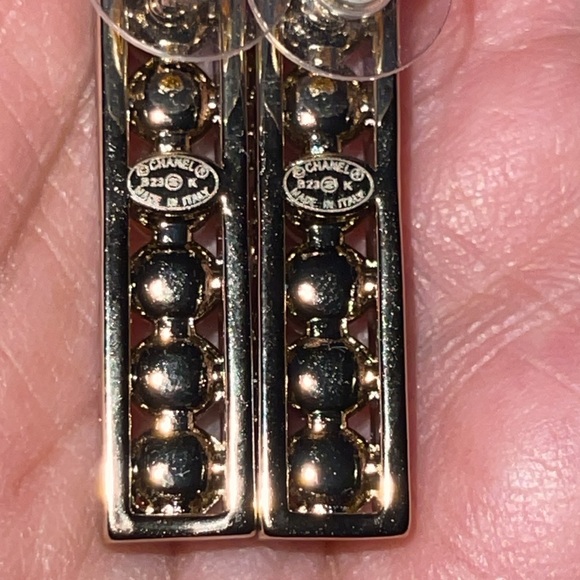 Preloved Chanel earrings pristine condition has pearls in gold stamp show 2023 - Picture 3 of 12